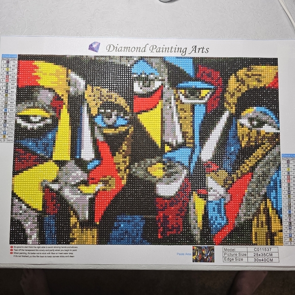 n/a Other - 5 Abstract Faces